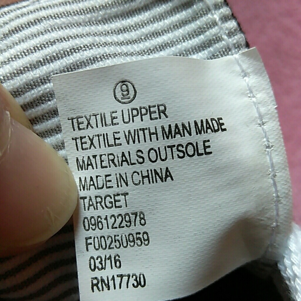 MOSSIMO SUPPLY CO. SHOES. - Picture 5 of 5
